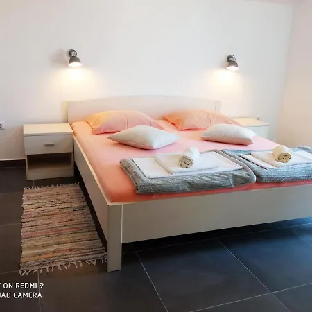 Kod Irene ベッド・アンド・ブレックファスト 3*