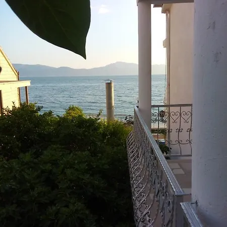Alojamento de Acomodação e Pequeno-almoço Kod Irene Gradac (Split-Dalmatia)
